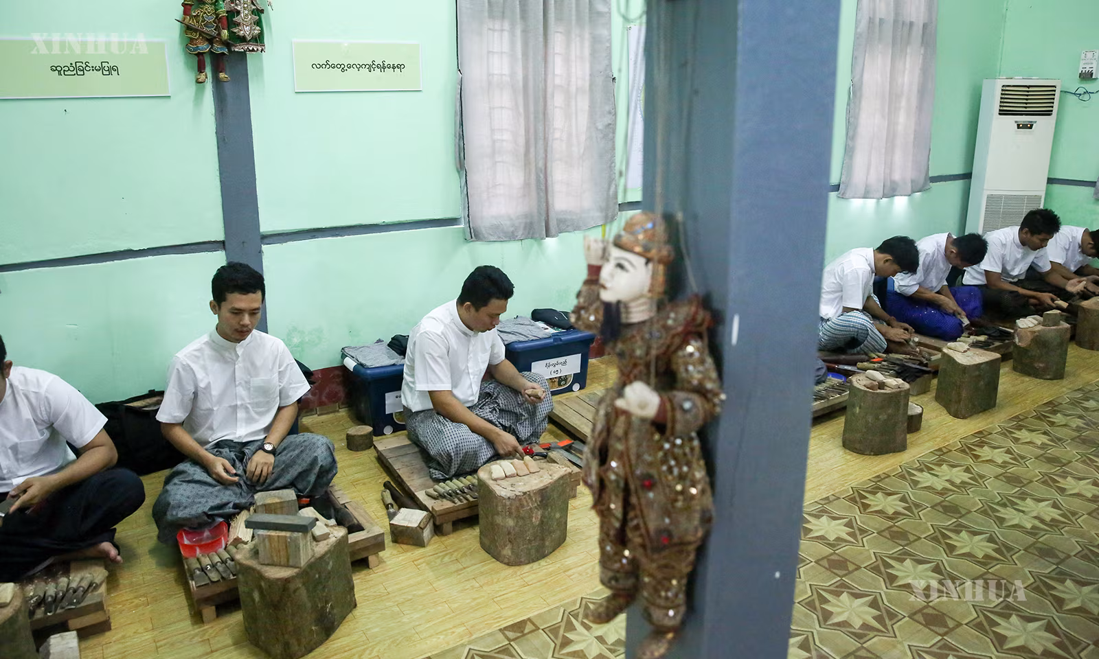 ၂၀၂၆ ခုနှစ် ဇူလိုင် ၂၆ရက်က မြန်မာနိုင်ငံ ရန်ကုန်မြို့တွင် ဖွင့်လှစ်ခဲ့သည့် မြန်မာ့ရိုးရာ ကြိုးဆွဲရုပ်သေးရုပ် ပြုလုပ်ခြင်းအတတ်ပညာသင်တန်း မြင်ကွင်းများ (ဆင်ဟွာ)